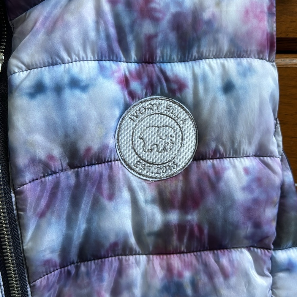 Ivory Ella puffer vest! - Picture 2 of 5